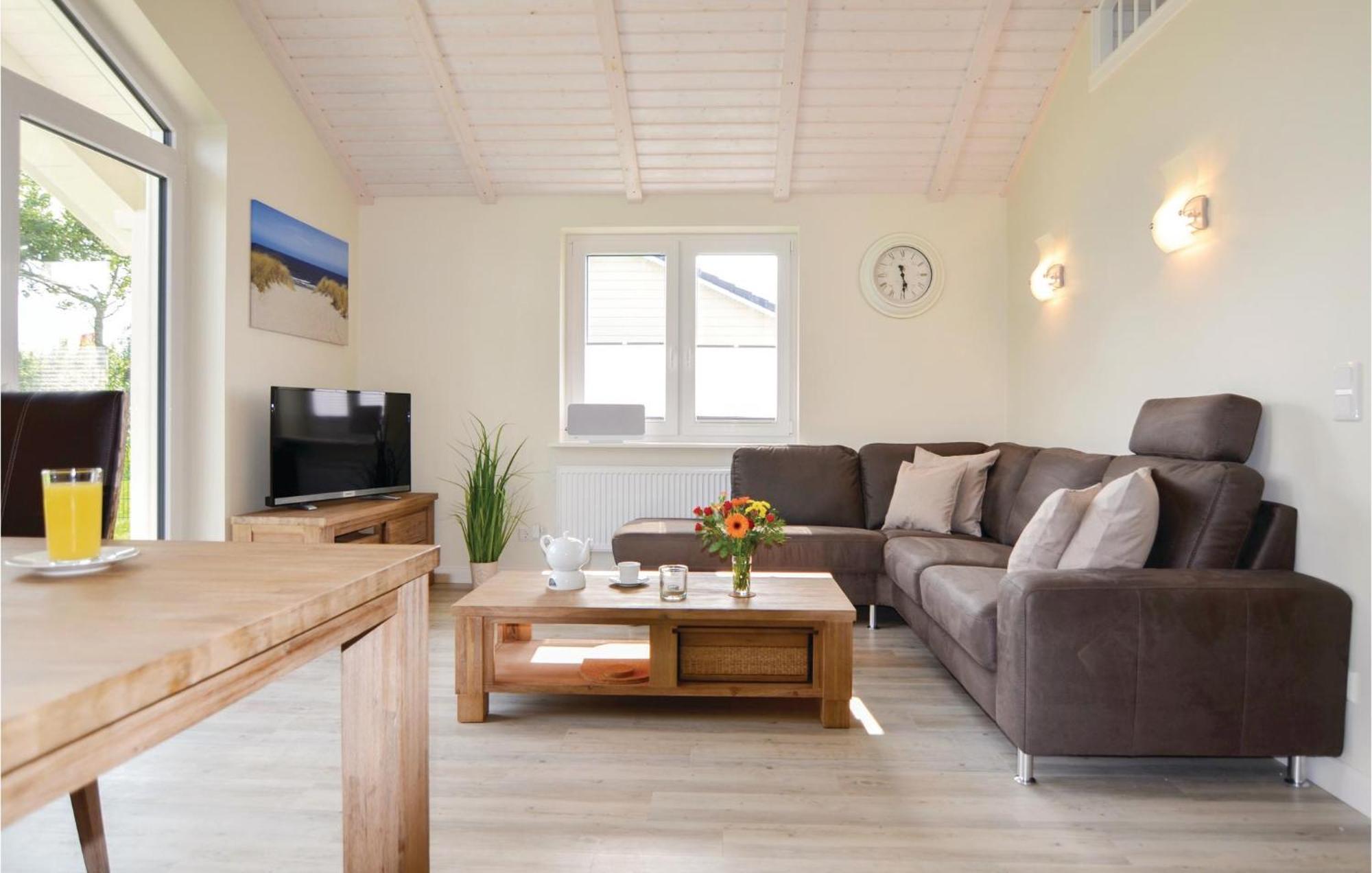 Awesome Home In Dagebuell With Kitchen Экстерьер фото