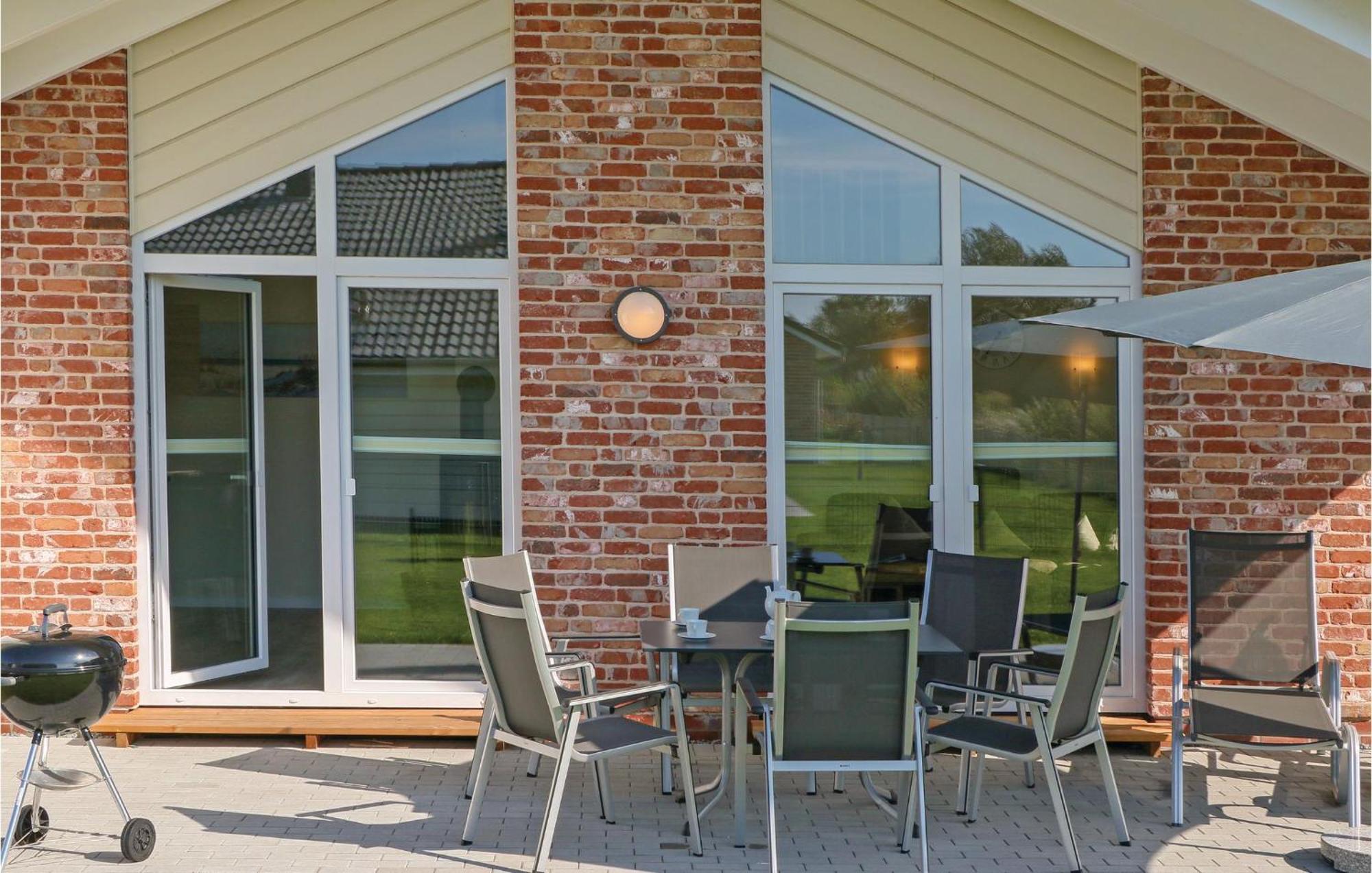 Awesome Home In Dagebuell With Kitchen Экстерьер фото